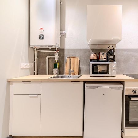 Charming 1-Bedroom Apartment Across From Halles Paul Bocuse & Part-Dieu Lyon Buitenkant foto