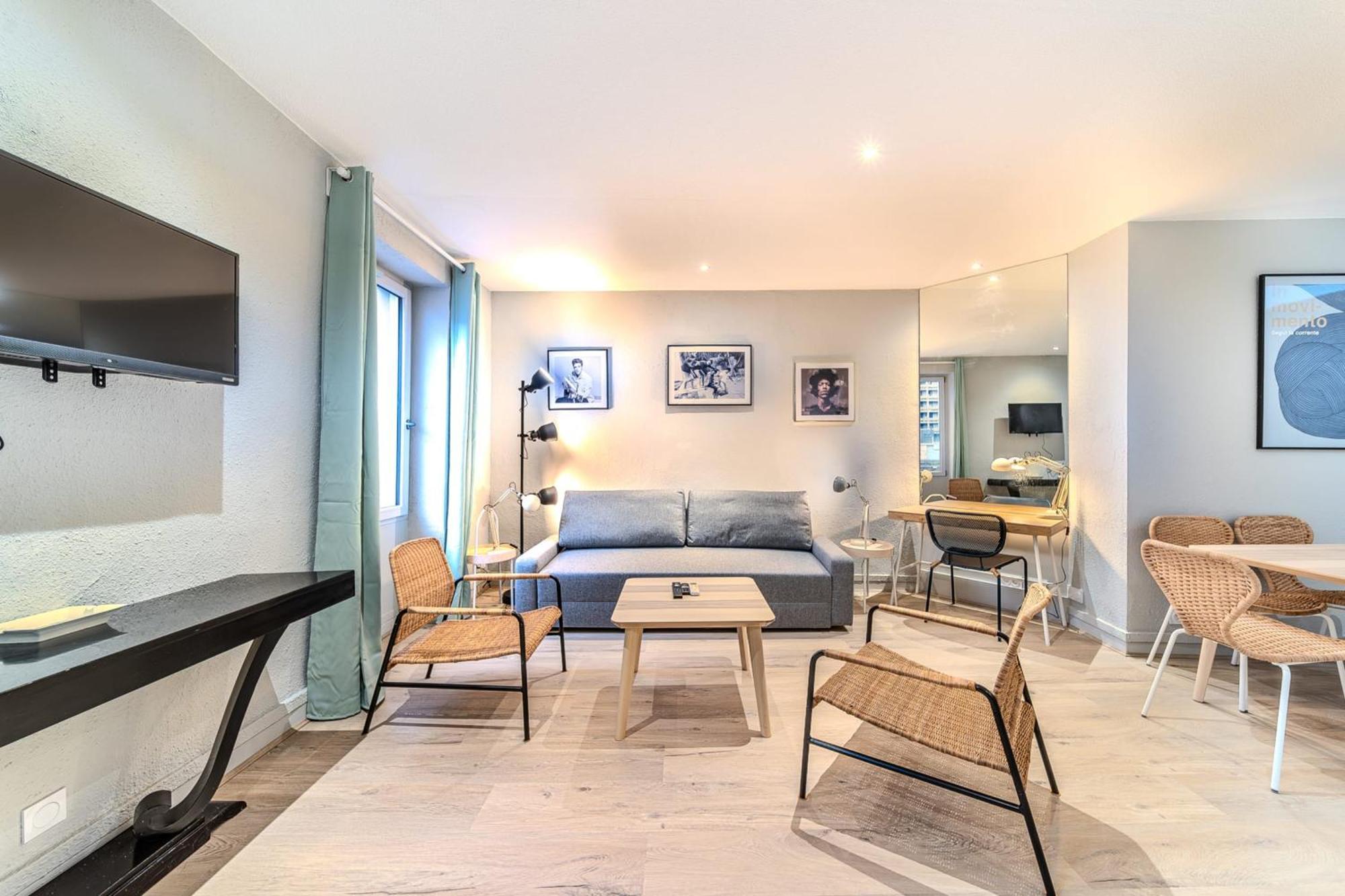 Charming 1-Bedroom Apartment Across From Halles Paul Bocuse & Part-Dieu Lyon Buitenkant foto